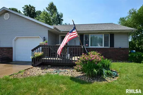 110 Grandview Cir # A, Eureka, IL 61530 photo 1