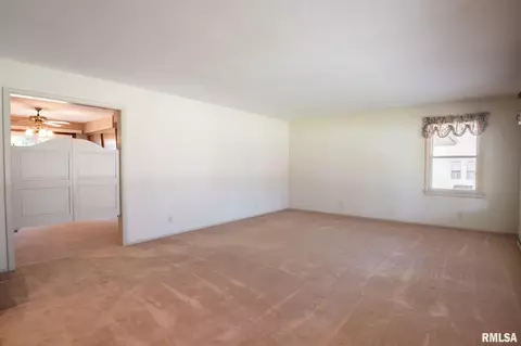 409 N Menard St, Metamora, IL 61548 photo 8