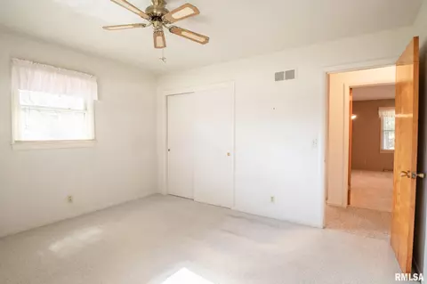409 N Menard St, Metamora, IL 61548 photo 18