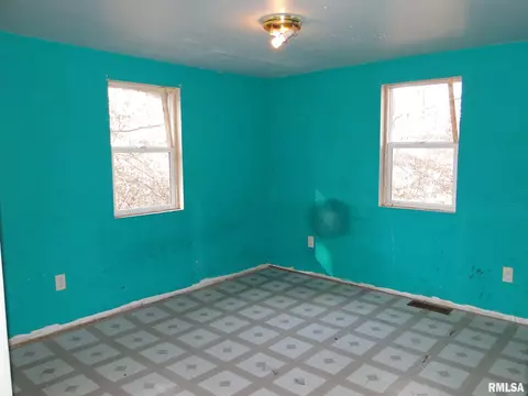 901 12 Macomb St, Colchester, IL 62326 photo 8