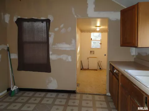 901 12 Macomb St, Colchester, IL 62326 photo 6