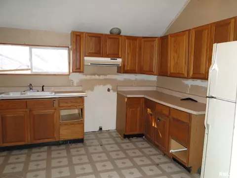 901 12 Macomb St, Colchester, IL 62326 photo 4