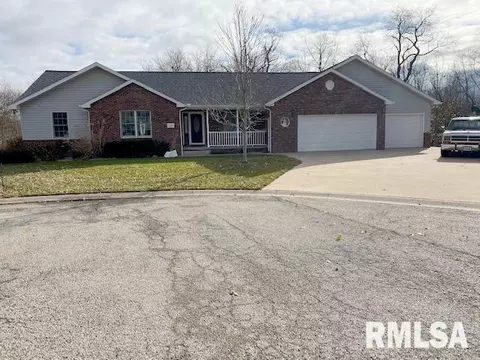 1308 E Juniper St, Canton, IL 61520 photo 1