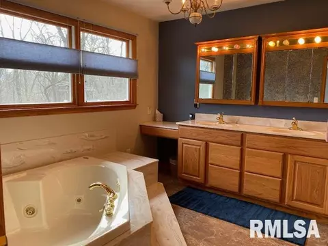 1308 E Juniper St, Canton, IL 61520 photo 15