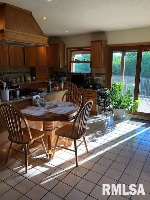 5300 E 1000th St, Macomb, IL 61455 photo 9