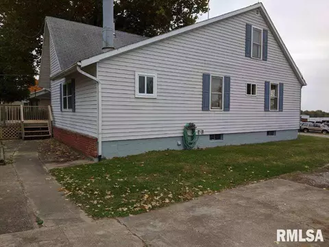 809 E 2nd St, Delavan, IL 61734 photo 33