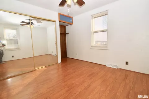 809 E 2nd St, Delavan, IL 61734 photo 17