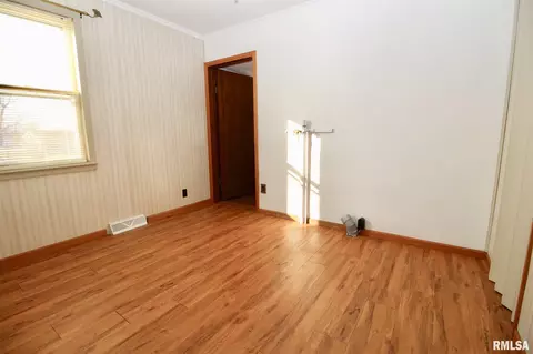 809 E 2nd St, Delavan, IL 61734 photo 19