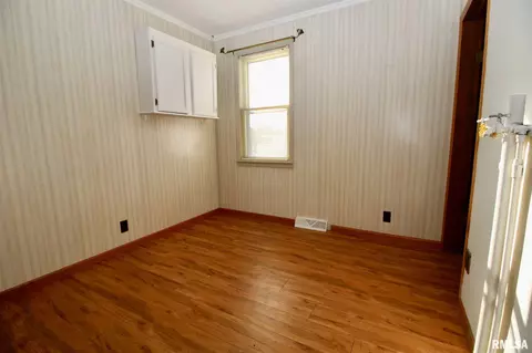 809 E 2nd St, Delavan, IL 61734 photo 20