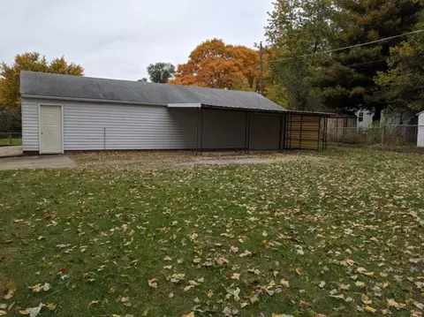 809 E 2nd St, Delavan, IL 61734 photo 35