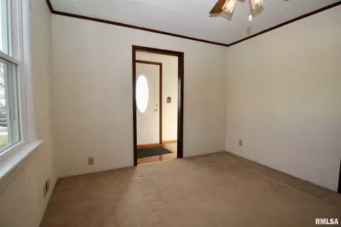 809 E 2nd St, Delavan, IL 61734 photo 7