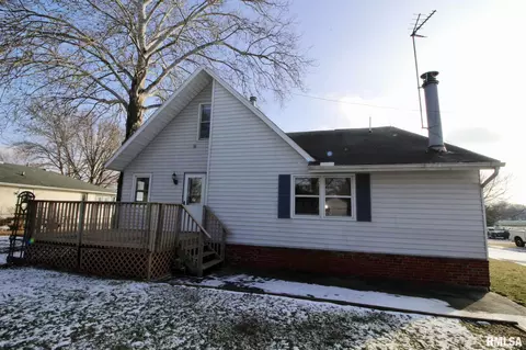 809 E 2nd St, Delavan, IL 61734 photo 32