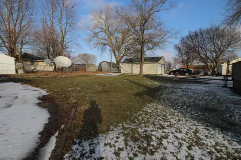 809 E 2nd St, Delavan, IL 61734 photo 30