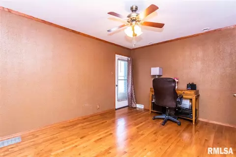450 E Walnut St, Washburn, IL 61570 photo 22