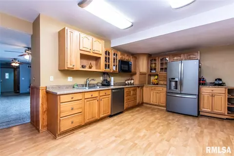 450 E Walnut St, Washburn, IL 61570 photo 8