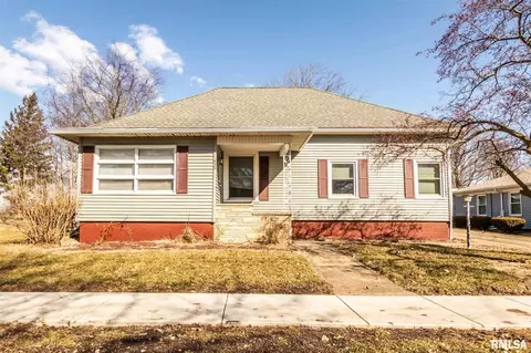 450 E Walnut St, Washburn, IL 61570 photo 1