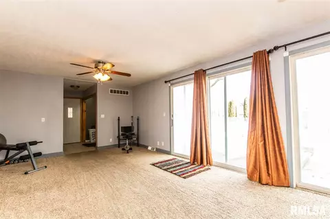 450 E Walnut St, Washburn, IL 61570 photo 11