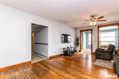 450 E Walnut St, Washburn, IL 61570 photo 7