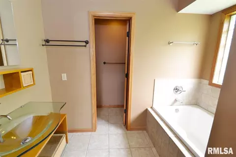 5121 S Lake Camelot Dr, Mapleton, IL 61547 photo 27