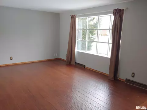 606 Devonshire Rd, Washington, IL 61571 photo 5