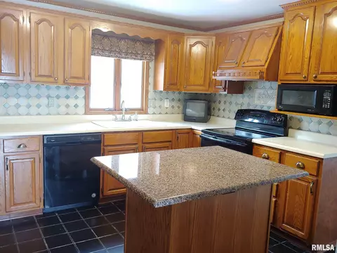 606 Devonshire Rd, Washington, IL 61571 photo 10