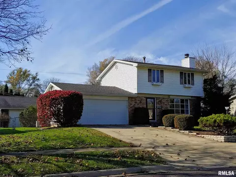 606 Devonshire Rd, Washington, IL 61571 photo 3