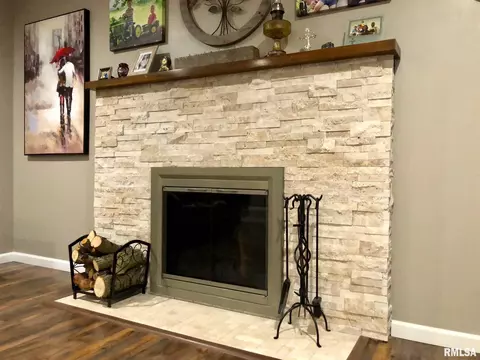 1418 Thomas St, Macomb, IL 61455 photo 4