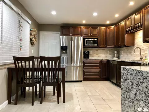 1418 Thomas St, Macomb, IL 61455 photo 6
