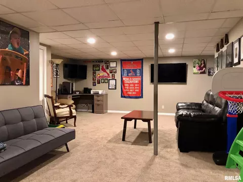 1418 Thomas St, Macomb, IL 61455 photo 16