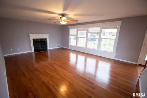 11708 N Dunmore Dr, Dunlap, IL 61525 photo 6
