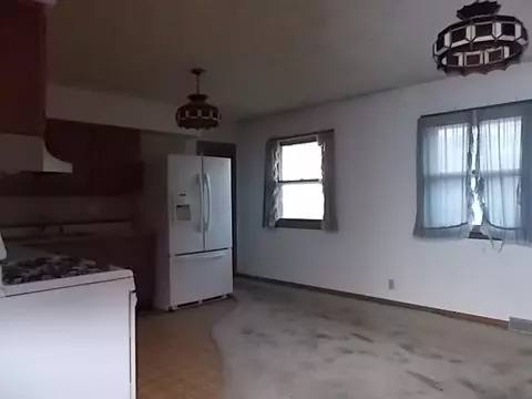 332 S Verzel St, Macomb, IL 61455 photo 3