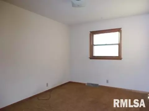 332 S Verzel St, Macomb, IL 61455 photo 8