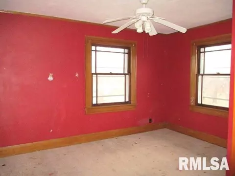 121 W 4th St, Delavan, IL 61734 photo 12