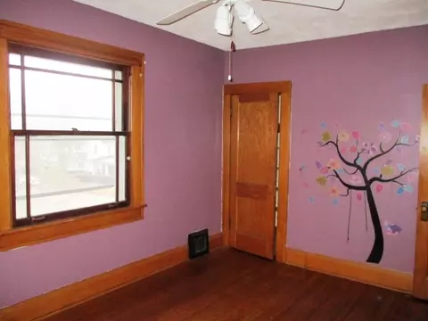 121 W 4th St, Delavan, IL 61734 photo 8