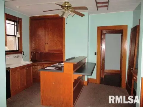 121 W 4th St, Delavan, IL 61734 photo 7