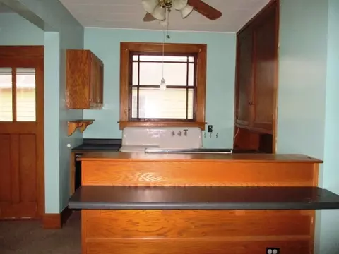 121 W 4th St, Delavan, IL 61734 photo 6