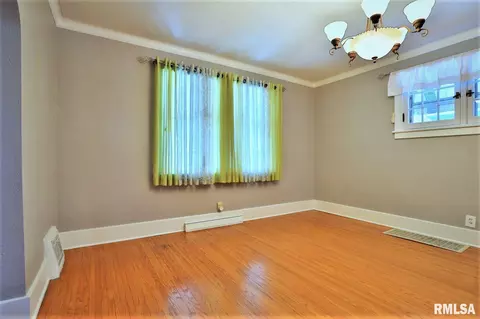 114 N Kickapoo Ter, Peoria, IL 61604 photo 12