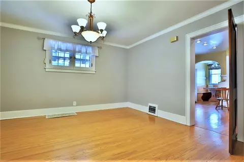 114 N Kickapoo Ter, Peoria, IL 61604 photo 11