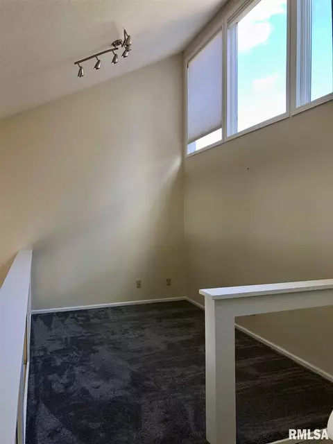 18 Richard Dr, Macomb, IL 61455 photo 23