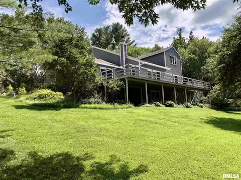 18 Richard Dr, Macomb, IL 61455 photo 2
