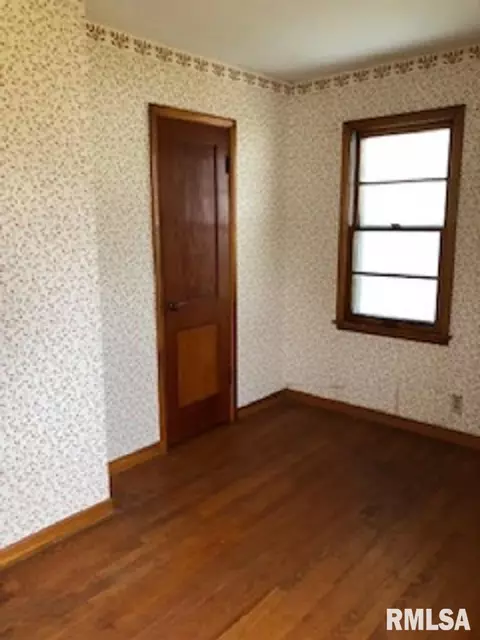 914 E Piper St, Macomb, IL 61455 photo 7