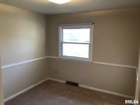 307 Meadow Dr, Macomb, IL 61455 photo 15