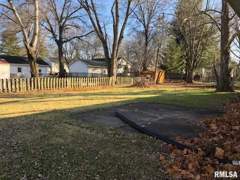 307 Meadow Dr, Macomb, IL 61455 photo 35