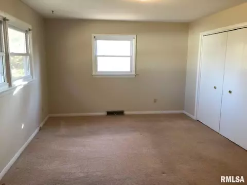 307 Meadow Dr, Macomb, IL 61455 photo 18