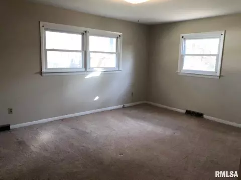 307 Meadow Dr, Macomb, IL 61455 photo 17