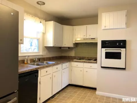 307 Meadow Dr, Macomb, IL 61455 photo 12