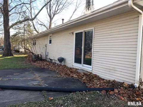 307 Meadow Dr, Macomb, IL 61455 photo 31