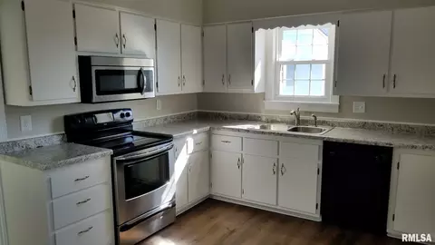 116 Lincoln Ave, Flora, IL 62839 photo 9