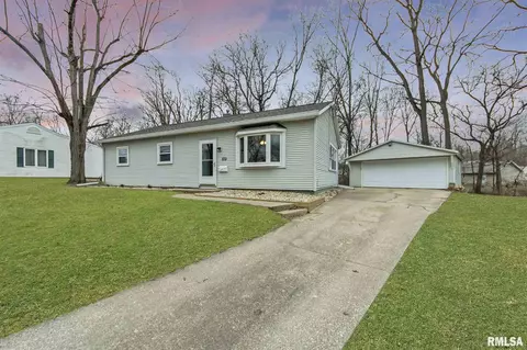 109 Kickapoo Ct, Marquette Heights, IL 61554 photo 3
