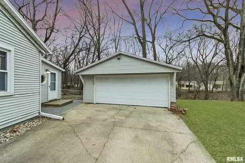 109 Kickapoo Ct, Marquette Heights, IL 61554 photo 4